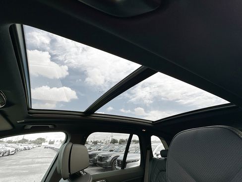 New 2026 BMW X5 sDrive40i w/ Climate Comfort Package RWD image 16