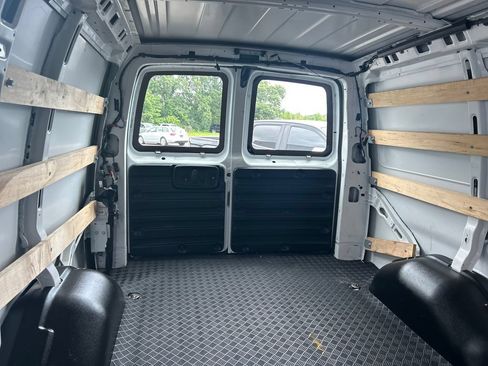 Used 2024 Chevrolet Express 2500 w/ Driver Convenience Package RWD image 21