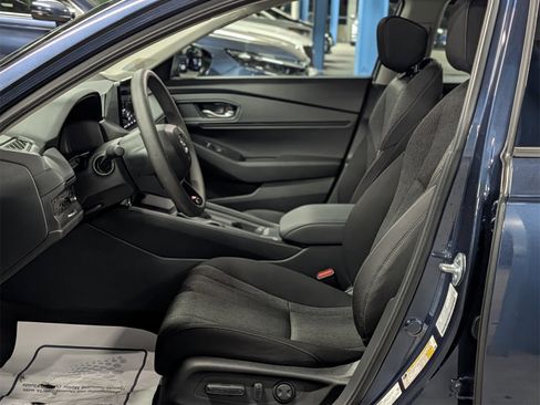 Certified 2025 Honda Accord SE image 13