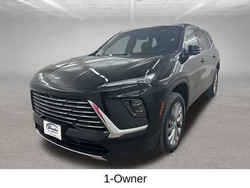 Used 2025 Buick Enclave Preferred image 7