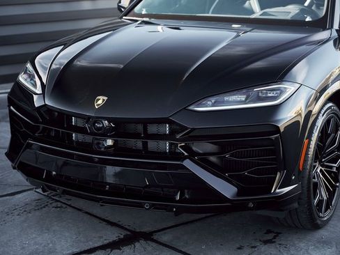 Used 2025 Lamborghini Urus SE image 8