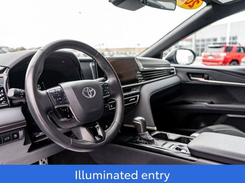 Used 2025 Toyota Camry SE image 17
