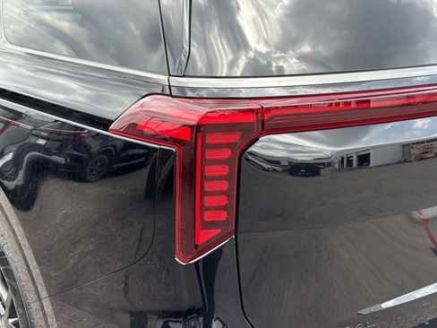 New 2026 Kia Carnival SX Prestige FWD image 33