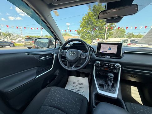 Certified 2025 Toyota RAV4 XLE AWD/4WD image 13