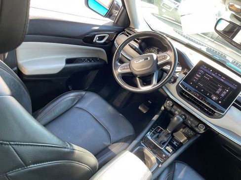 Used 2022 Jeep Compass Limited image 23