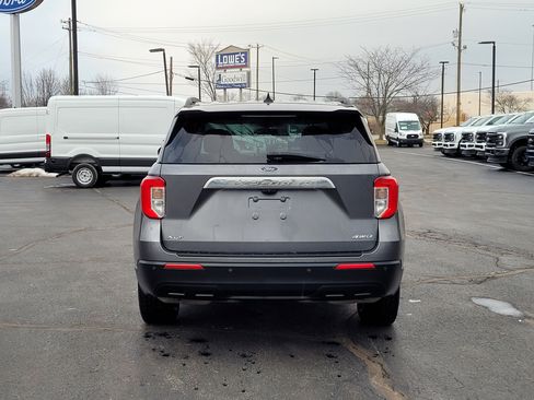 Used 2022 Ford Explorer XLT image 5