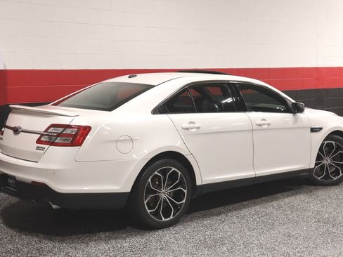 Used 2013 Ford Taurus SHO image 9