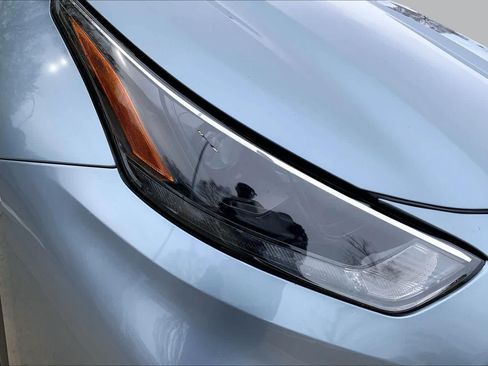Used 2023 Toyota Highlander XLE FWD image 27