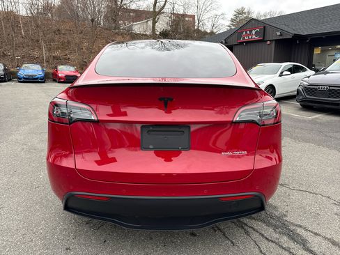 Used 2022 Tesla Model Y Performance image 16