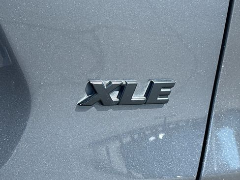 Used 2020 Toyota RAV4 XLE w/ Convenience Package FWD image 32