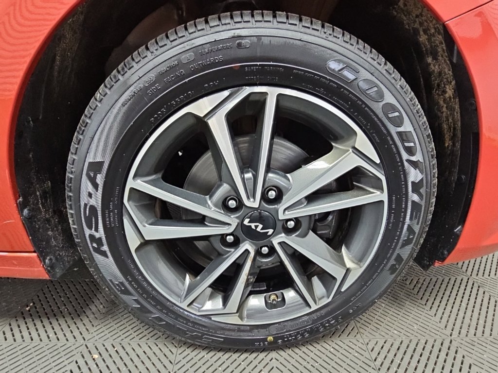 Used 2022 Kia Forte LXS FWD image 40