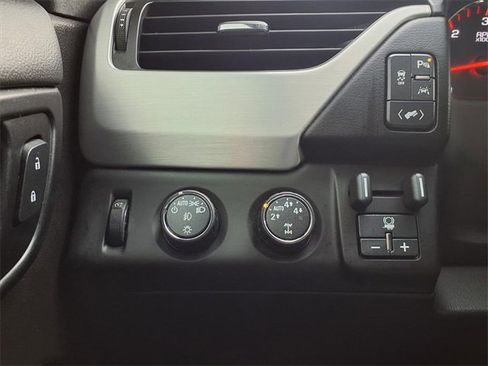 Used 2016 GMC Yukon SLE w/ HD Trailering Package image 11