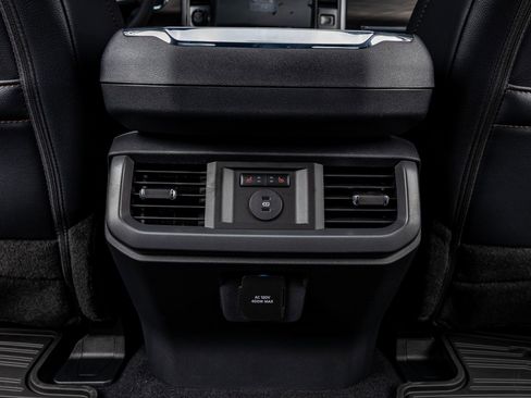 Used 2026 Ford F150 Lariat w/ Equipment Group 502A High image 32