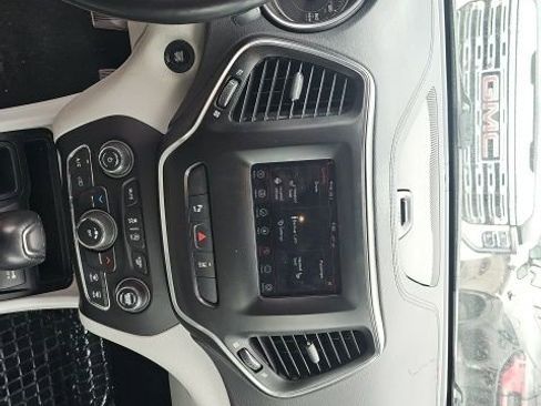 Used 2021 Jeep Cherokee Latitude Plus w/ Mopar Interior Package image 13