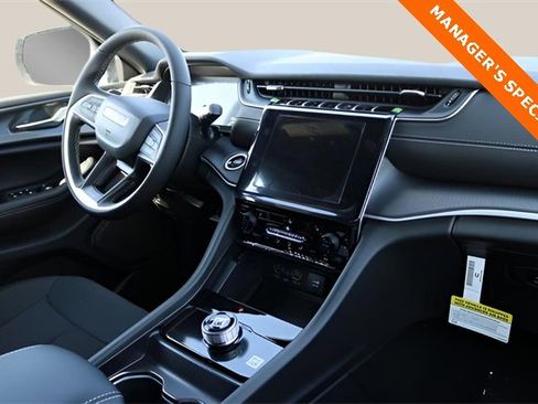 New 2025 Jeep Grand Cherokee Laredo X w/ Luxury Tech Group I image 19