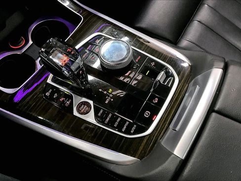 Used 2019 BMW X7 xDrive50i w/ M Sport Package image 40