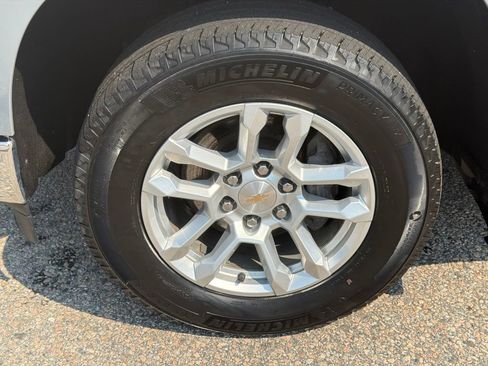 Certified 2024 Chevrolet Silverado 1500 LT AWD/4WD image 12