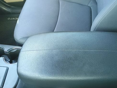 Used 2012 Kia Sorento LX w/ Convenience Pkg FWD image 15