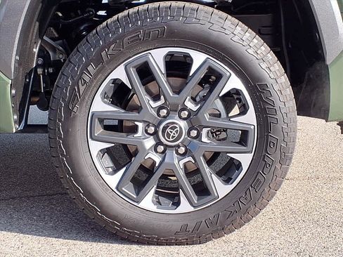 Used 2023 Toyota Tundra Limited image 7