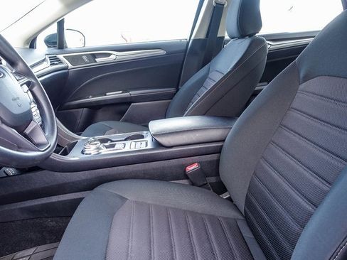 Used 2020 Ford Fusion SE image 32