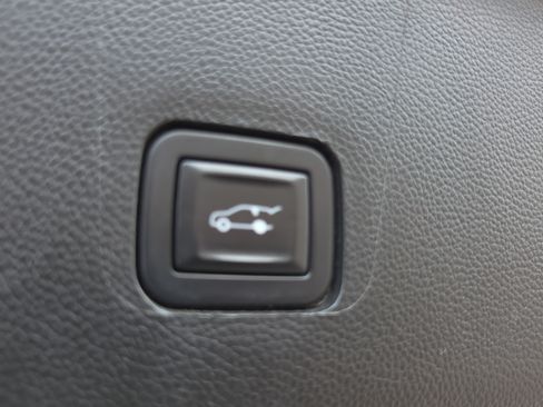 Used 2020 Chevrolet Traverse Premier w/ Redline Edition FWD image 14