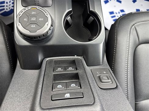 New 2025 Ford Bronco Badlands image 24