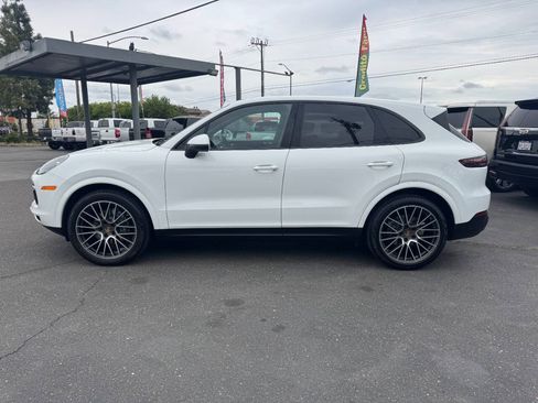 Used 2020 Porsche Cayenne AWD/4WD image 9