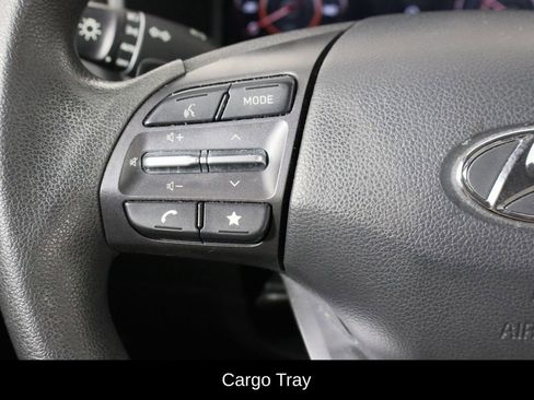 Used 2023 Hyundai Kona SE w/ Cargo Package image 8