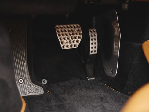 Used 2022 Ferrari F8 Tributo image 23