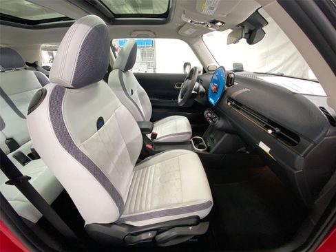 Certified 2025 MINI Cooper S image 30