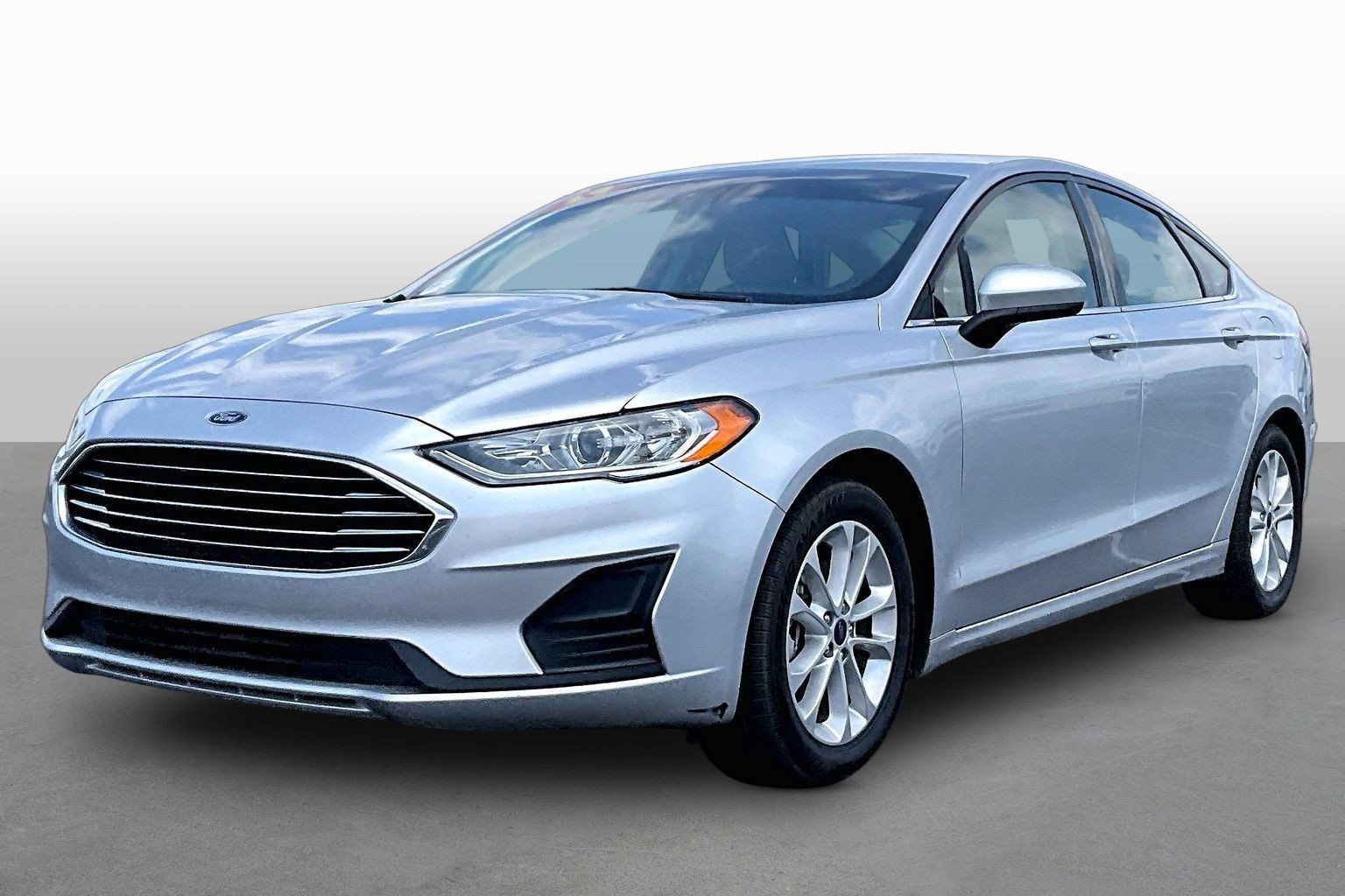 Used 2019 Ford Fusion SE FWD image 1