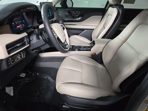 New 2026 Lincoln Corsair Grand Touring image 13