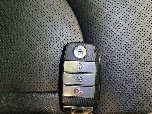 Used 2017 Kia Optima EX w/ Premium Package image 32