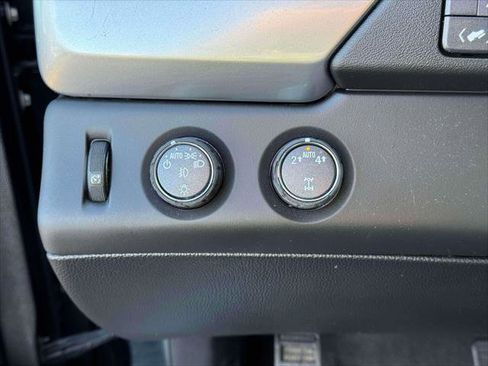 Used 2020 Chevrolet Suburban Premier image 19
