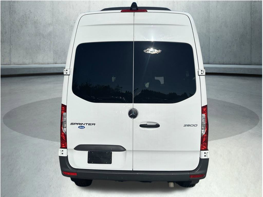 Used 2024 Mercedes-Benz Sprinter 2500 image 4