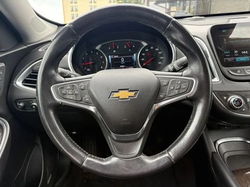 Used 2018 Chevrolet Malibu Premier w/ Premier Sun and Wheel Package FWD image 15