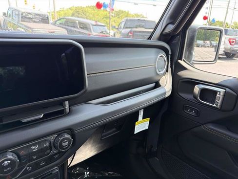New 2026 Jeep Gladiator Sport AWD/4WD image 11
