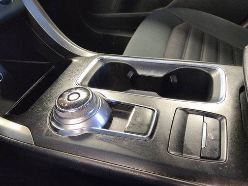 Used 2018 Ford Fusion SE FWD image 26