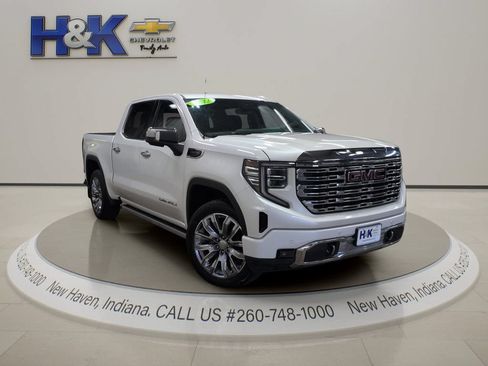 Used 2022 GMC Sierra 1500 Denali w/ Denali Reserve Package AWD/4WD image 1