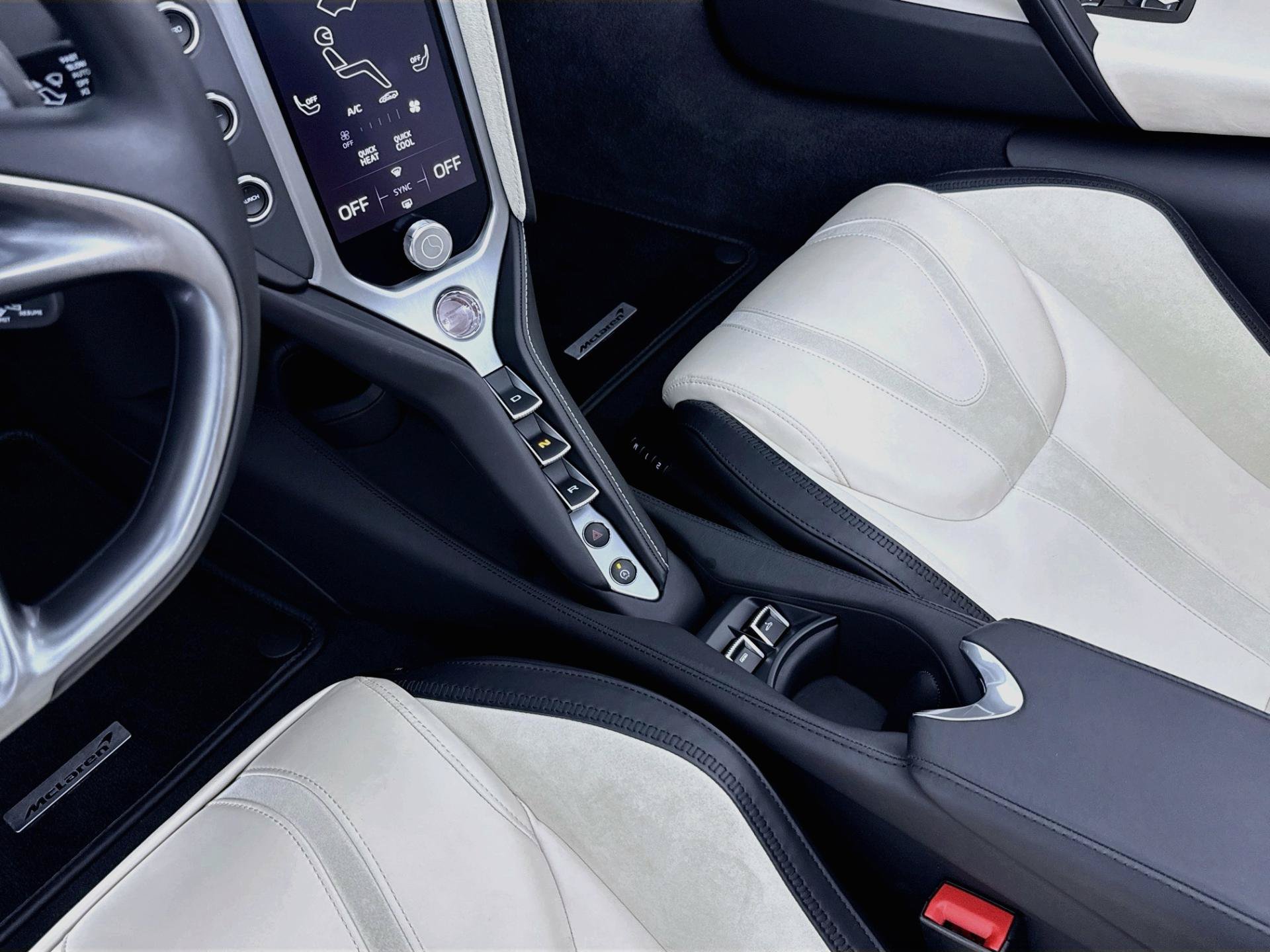 Used 2024 McLaren 750S Spider RWD image 37
