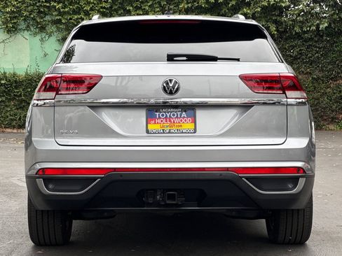 Used 2023 Volkswagen Atlas Cross Sport SE w/ Panoramic Sunroof Package FWD image 5