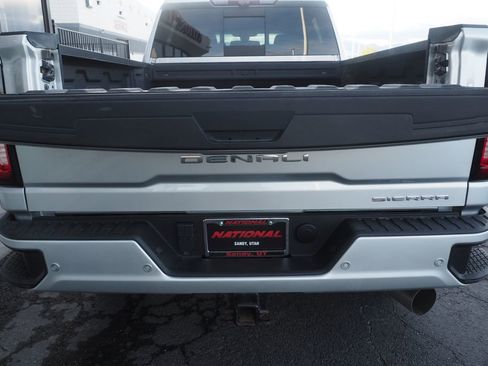 Used 2023 GMC Sierra 3500 Denali w/ Denali Ultimate Package image 21