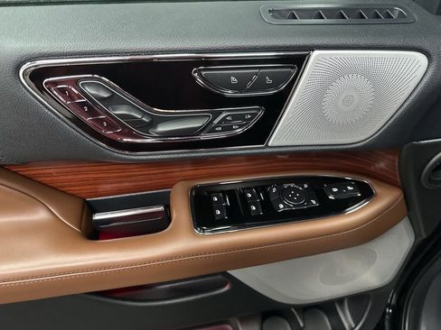 Used 2023 Lincoln Navigator L Reserve AWD/4WD image 17