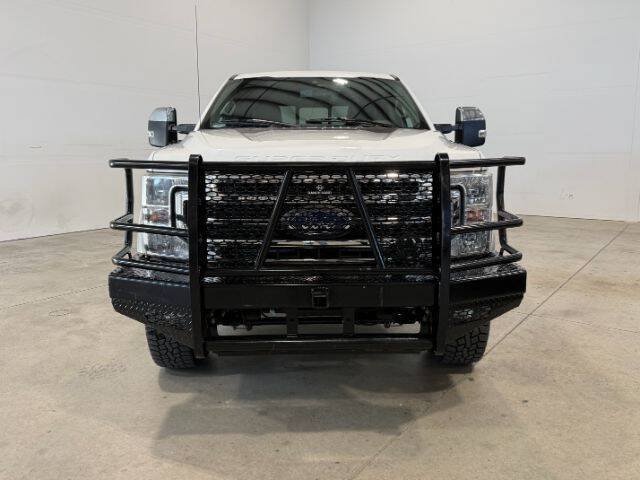 Used 2020 Ford F350 Lariat w/ Chrome Package AWD/4WD image 3