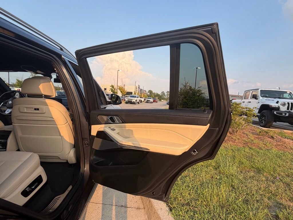 Used 2021 BMW X7 xDrive40i w/ Premium Package AWD/4WD image 50