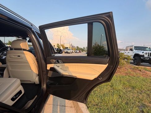 Used 2021 BMW X7 xDrive40i w/ Premium Package AWD/4WD image 50