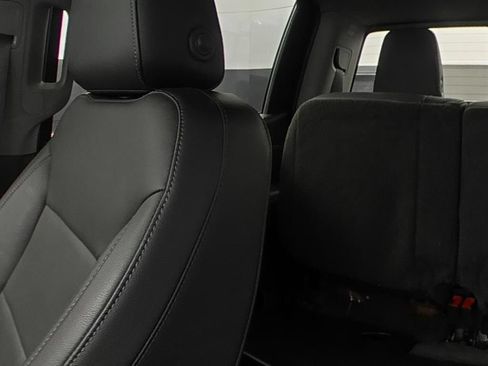 Used 2020 Chevrolet Silverado 1500 LT Trail Boss AWD/4WD image 9