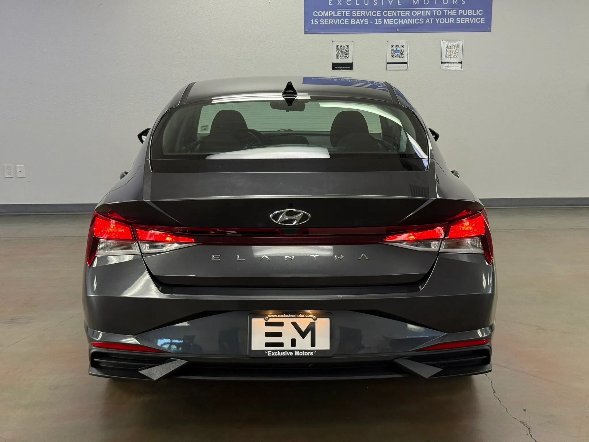 Used 2021 Hyundai Elantra SE FWD image 6