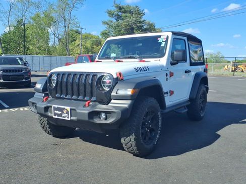 Used 2020 Jeep Wrangler Sport AWD/4WD image 3
