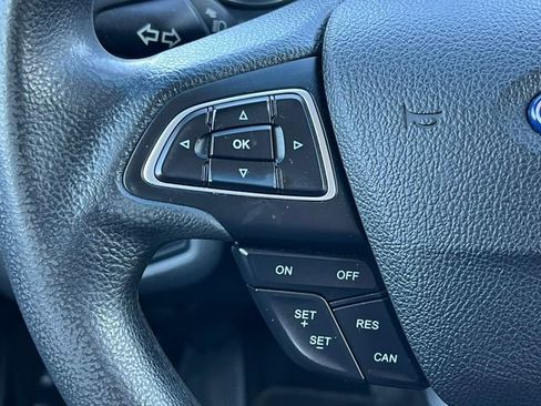 Used 2019 Ford Escape SE image 18